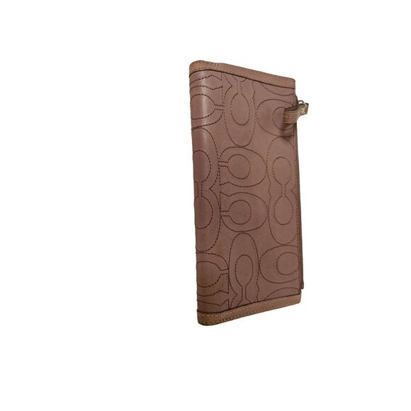 Coach, lilac trifold wallet. - Picture 4 of 6